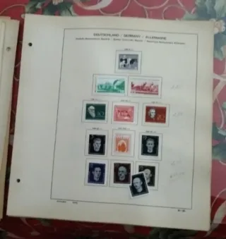 600 sellos+álbum Kabe+hojas Schaubek DDR