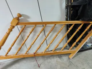 Baranda de madera de pino