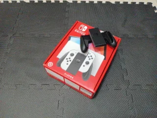 Nintendo Switch OLED + 2 Juegos y Accesorios