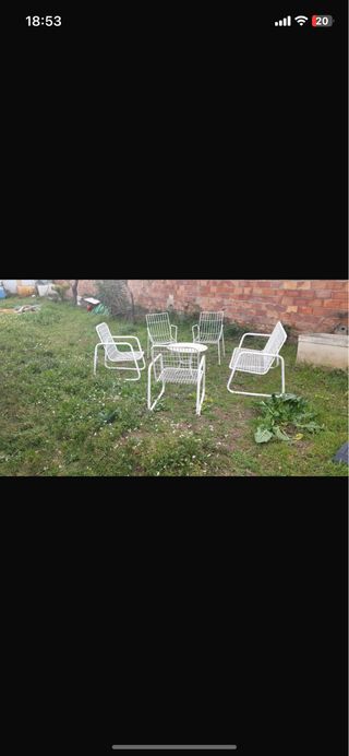 Mesa de metal blanca