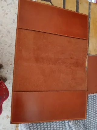 Portadocumentos de piel marrón