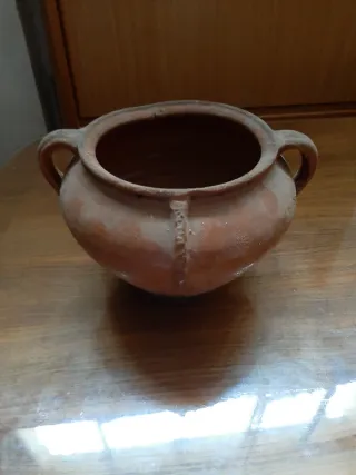 Antiguos pucheros de Barro