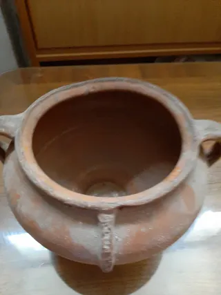 Antiguos pucheros de Barro