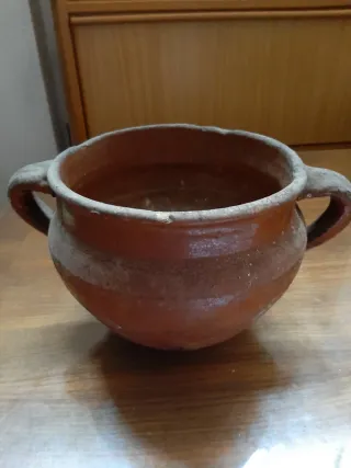 Antiguos pucheros de Barro