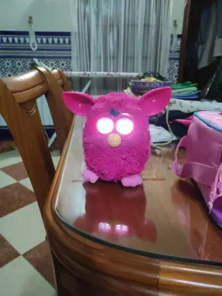Lote Juguetes: Guitarra y Furby Rosa