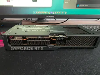 Gigabyte RTX 4070 Tarjeta Gráfica