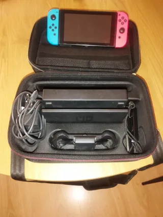 Nintendo Switch con funda negra