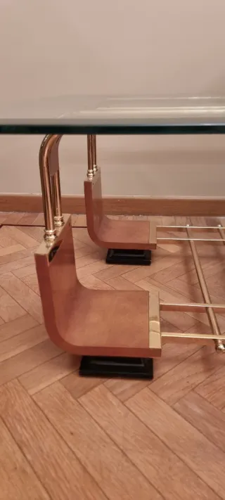 Mesa de centro cristal y metal dorado