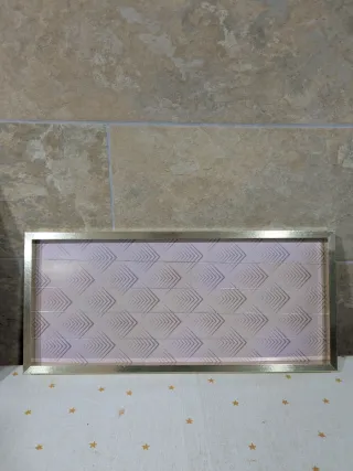 4 Marcos de fotos con borde dorado.