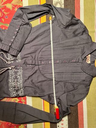 Blusa SIN ESTRENAR CON ETIQUETA CASCABEL