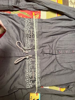 Blusa SIN ESTRENAR CON ETIQUETA CASCABEL