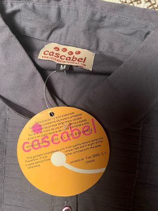 Blusa SIN ESTRENAR CON ETIQUETA CASCABEL