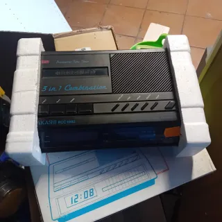 Akashi RCC1992 Radio Cassette AM/FM Reloj