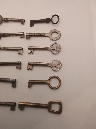 Lote de llaves antiguas