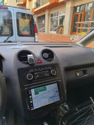 Volkswagen Caddy 2011