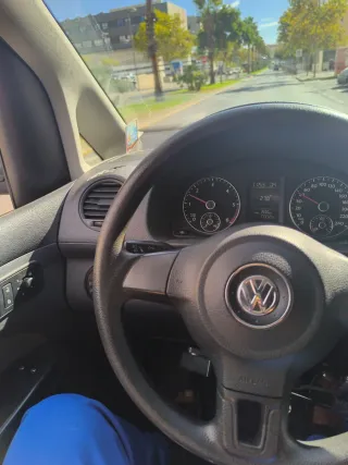 Volkswagen Caddy 2011