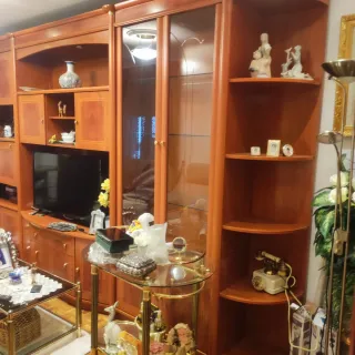 Mueble de salón madera y cristal