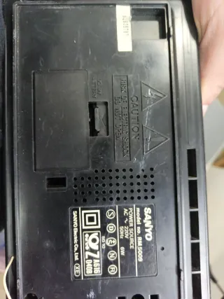 Radios Sanyo y Aiwa FM/AM