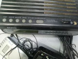 Radios Sanyo y Aiwa FM/AM