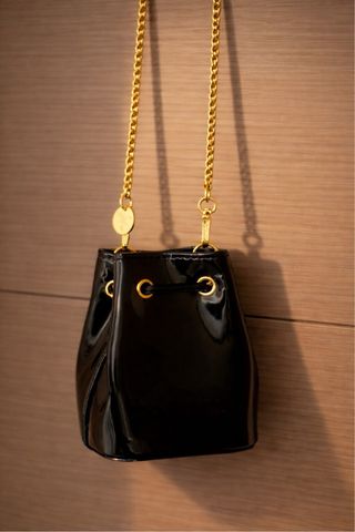 Mini bolso charol negro nuevo