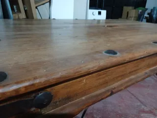 Mesa de madera rústica