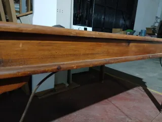 Mesa de madera rústica