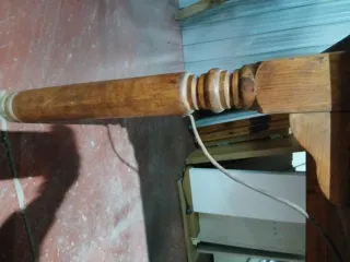 Mesa de madera rústica