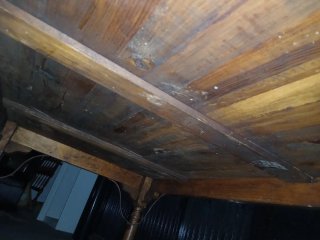 Mesa de madera rústica