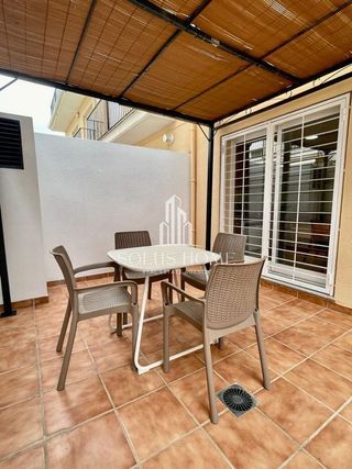 Casa adosada en alquiler en Moncada