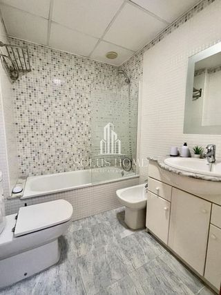 Casa adosada en alquiler en Moncada