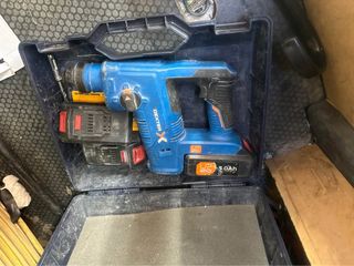 Herramientas profesionales y material de obra