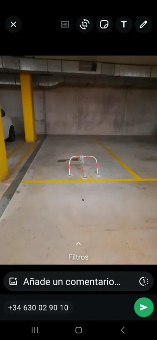 Plaza de garage para coche grande.