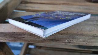 Piccola guida del cielo con mappe stellari fluo...