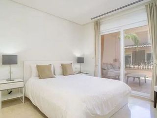 Piso en alquiler en Los Naranjos - Las Brisas en Marbella