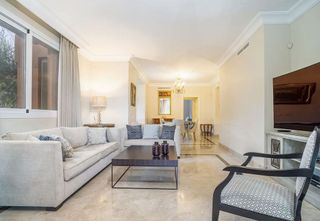 Piso en alquiler en Los Naranjos - Las Brisas en Marbella