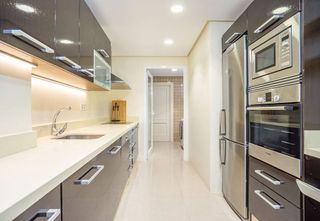 Piso en alquiler en Los Naranjos - Las Brisas en Marbella