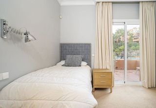 Piso en alquiler en Los Naranjos - Las Brisas en Marbella