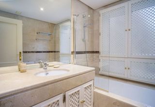 Piso en alquiler en Los Naranjos - Las Brisas en Marbella