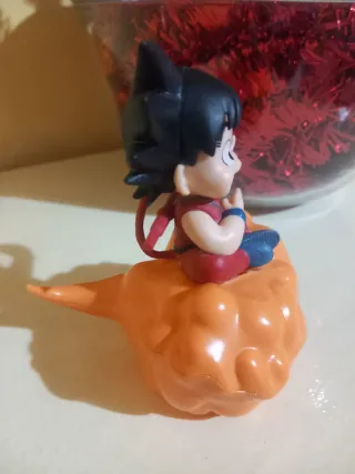 Goku niño figura nube mágica juguete