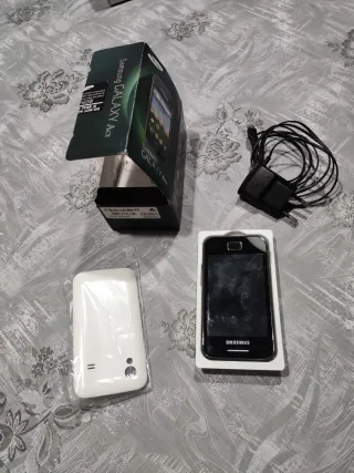 Samsung Galaxy Ace - Caja y Accesorios