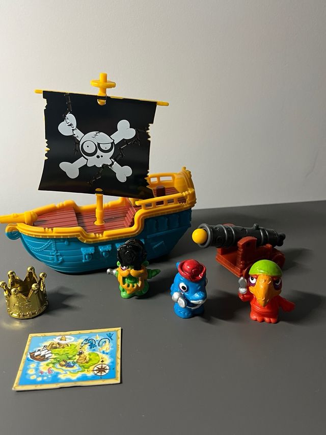Zomlings Barco Pirata y Figuras