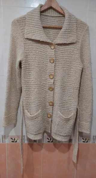 Chaqueta de Punto Vintage, Beige Con Cinturón