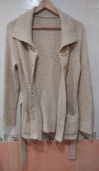 Chaqueta de Punto Vintage, Beige Con Cinturón