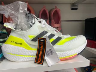Adidas Ultraboost Zapatillas Blancas y Amarillas
