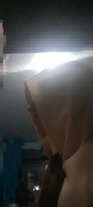 Sudadera beige con estampado