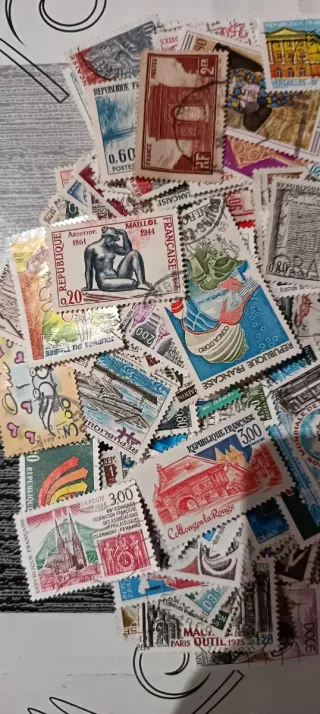 300 sellos de Francia, usados, sin repetir