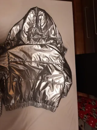Cazadora plateada Bershka talla S