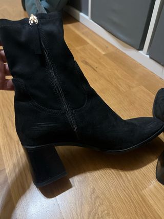 Botines negros tacón cuadrado