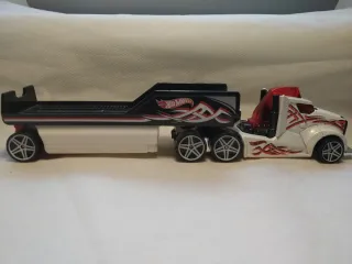 Camiones articulados HotWheels (3 unds)