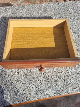 Mesa de madera efecto granito
